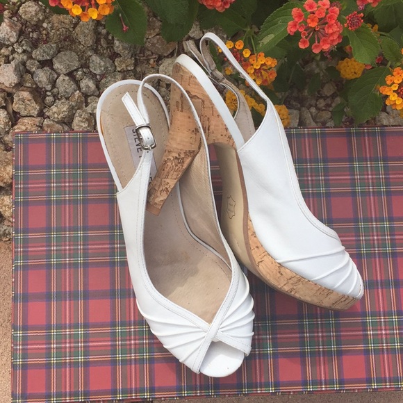 STEVE MADDEN HEELS SZ 8.5 Leather - Picture 3 of 6